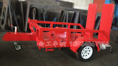 0.5噸帶爬梯消防車(chē)專(zhuān)用平板拖車(chē)2I.jpg